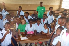 ONGDSIM 102011 |  Carmo Jardim com os bolseiros na Escola Secundária de Vilankulo