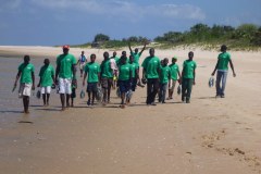 ONGDSIM 112011 | Voluntários ajudam os pescadores